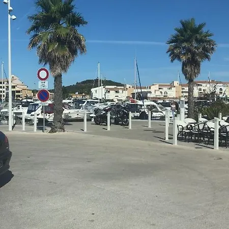 Boat In Cap D'agde 船屋 阿格德